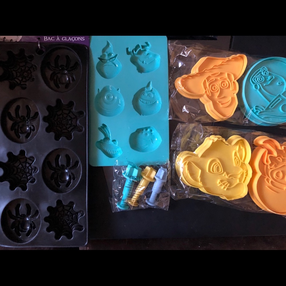 Cookie cutters/Molds!!